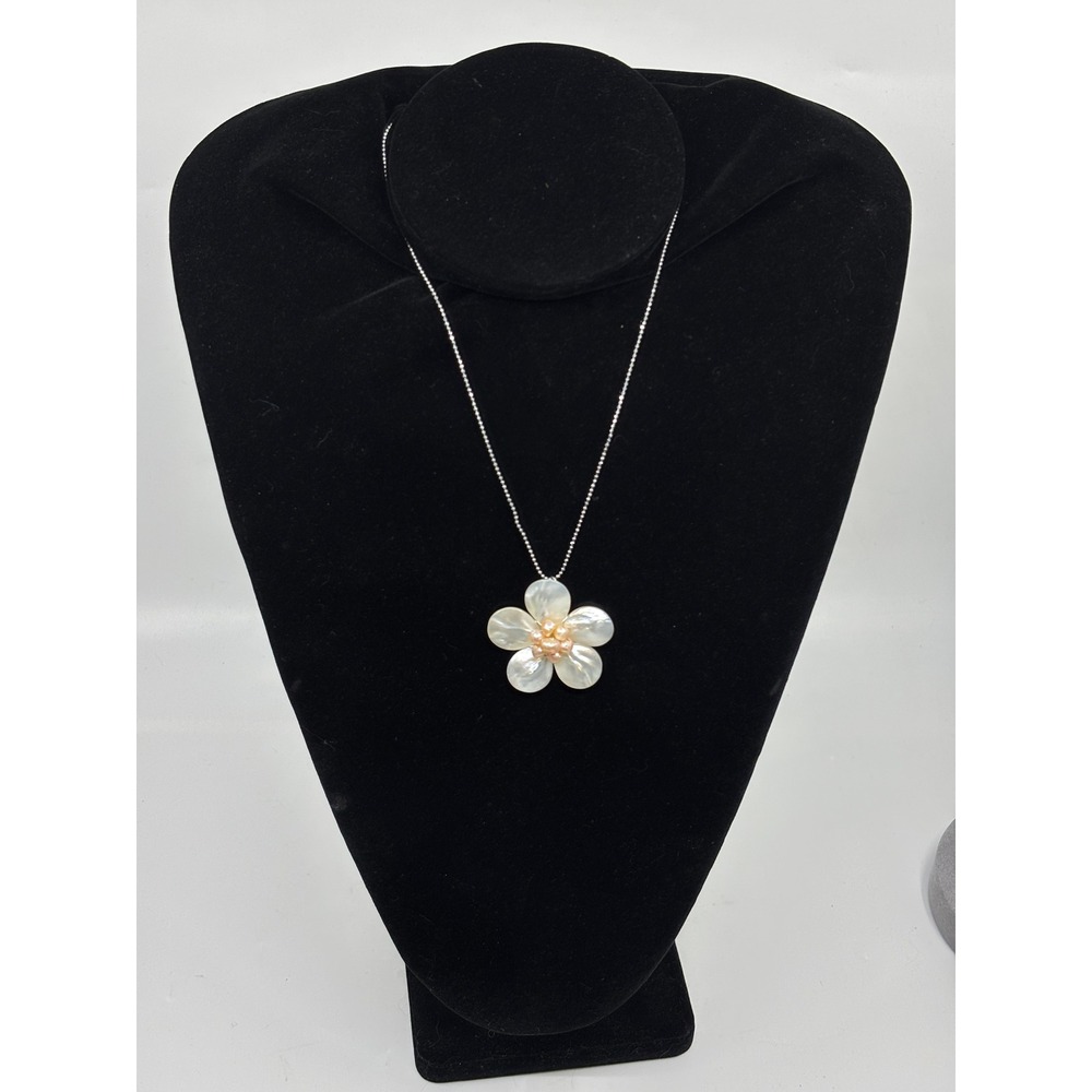 Mother of Pearl Shell Flower Pendant Necklace Pink Freshwater Pearl 18KGP 18in